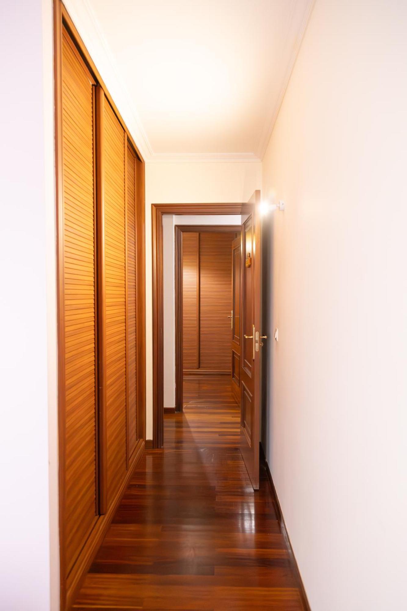Apartamento Completo, Amplio, Muy Iluminado Y Con Plaza De Garaje Incluida. O Grove Exterior photo