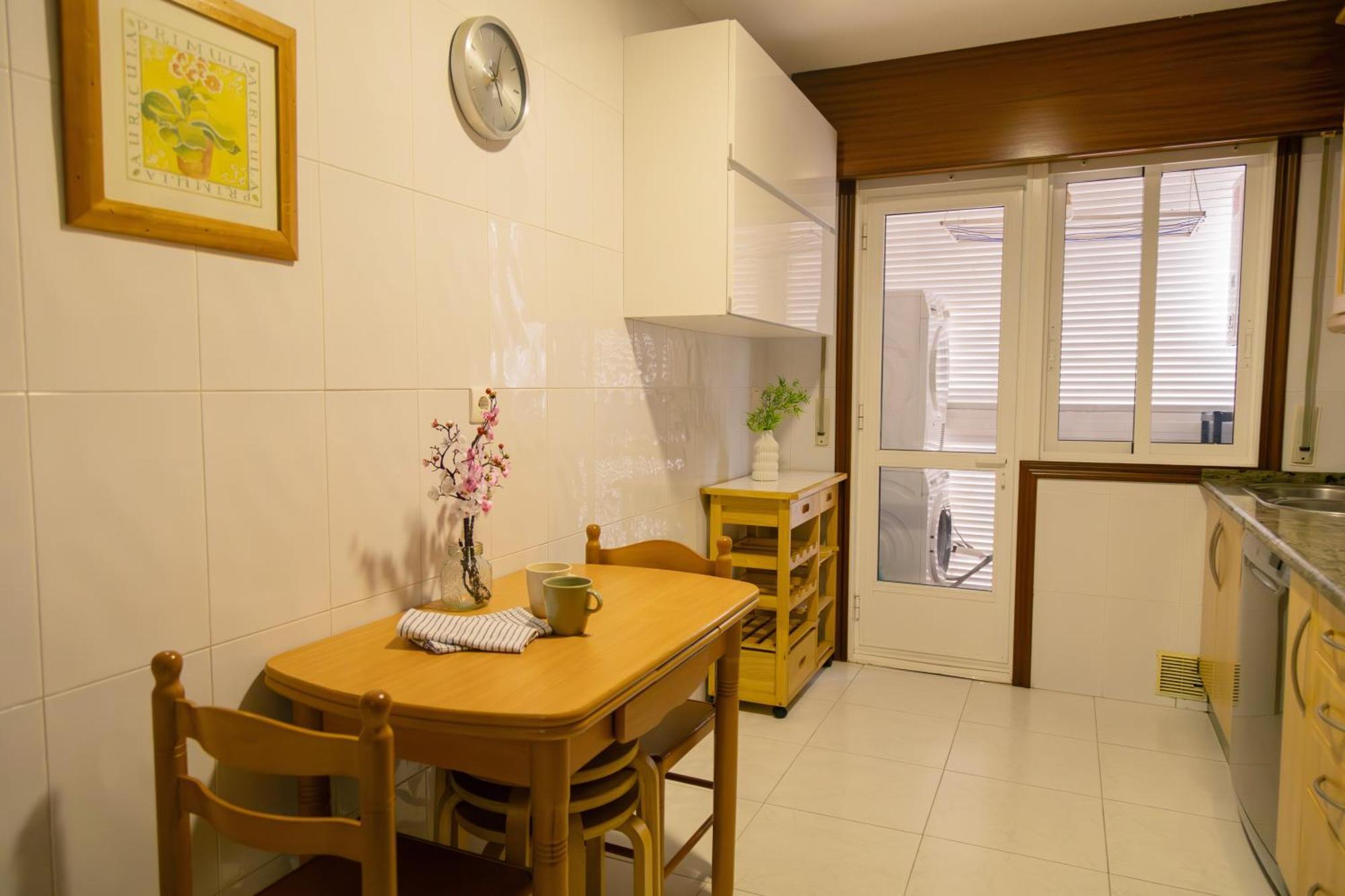 Apartamento Completo, Amplio, Muy Iluminado Y Con Plaza De Garaje Incluida. O Grove Exterior photo