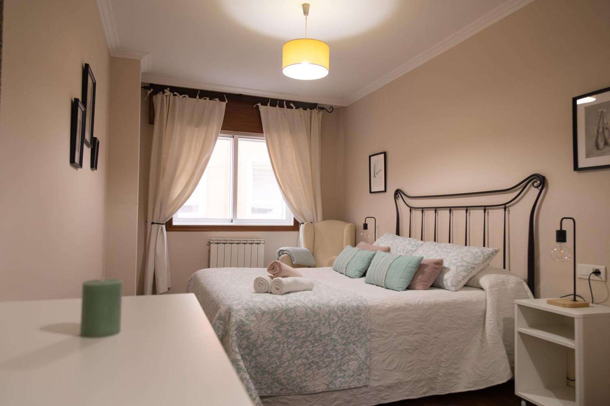 Apartamento Completo, Amplio, Muy Iluminado Y Con Plaza De Garaje Incluida. O Grove Exterior photo