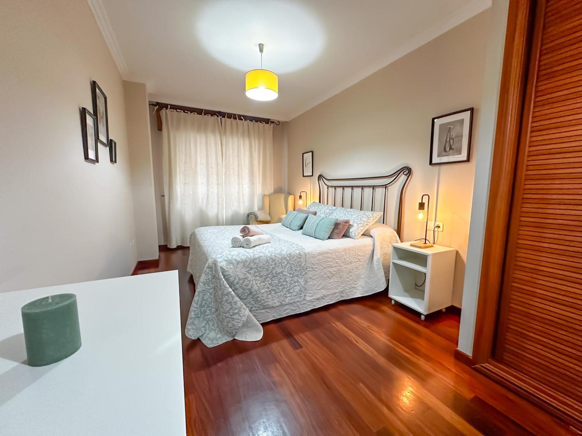 Apartamento Completo, Amplio, Muy Iluminado Y Con Plaza De Garaje Incluida. O Grove Exterior photo