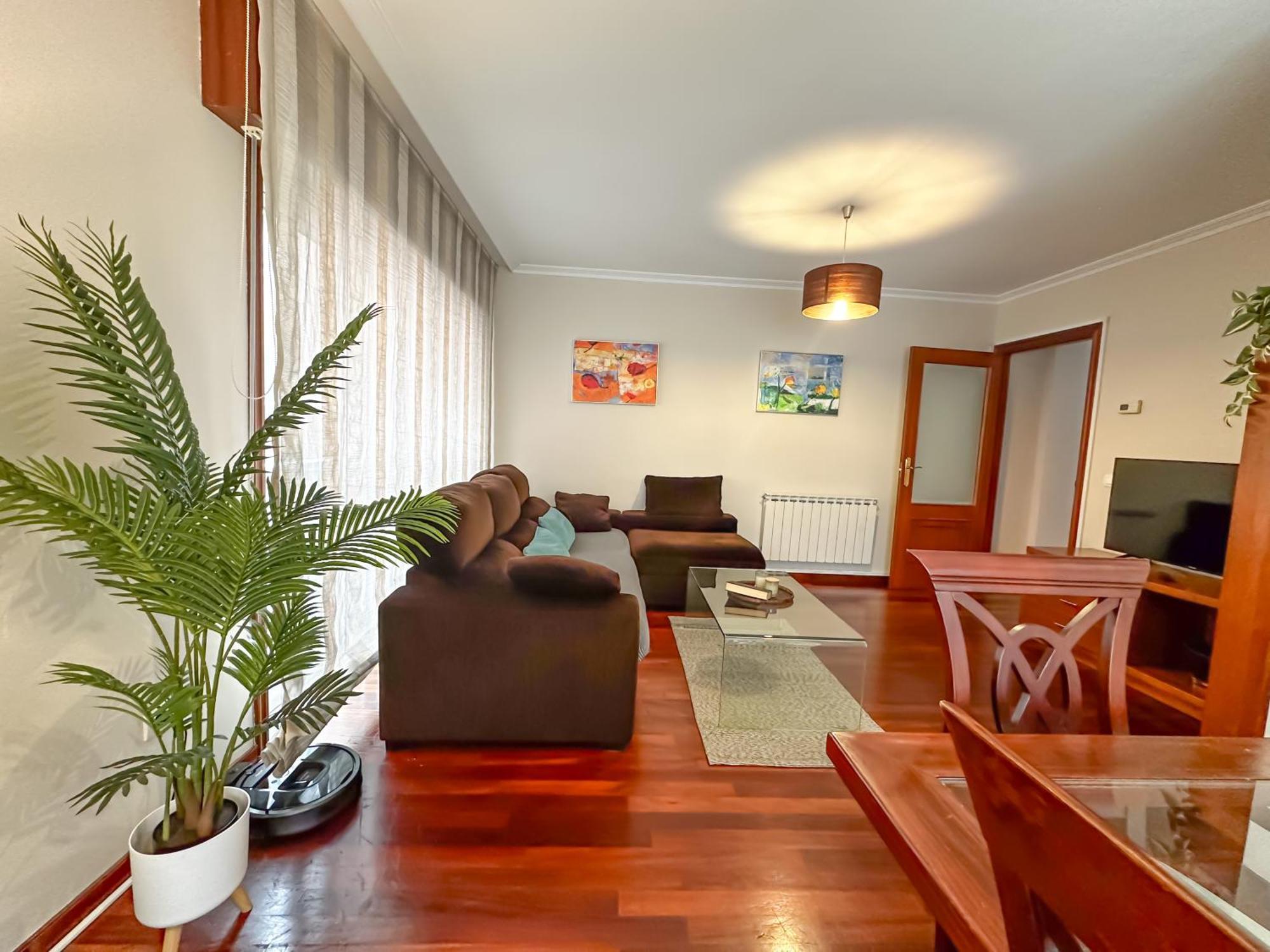 Apartamento Completo, Amplio, Muy Iluminado Y Con Plaza De Garaje Incluida. O Grove Exterior photo