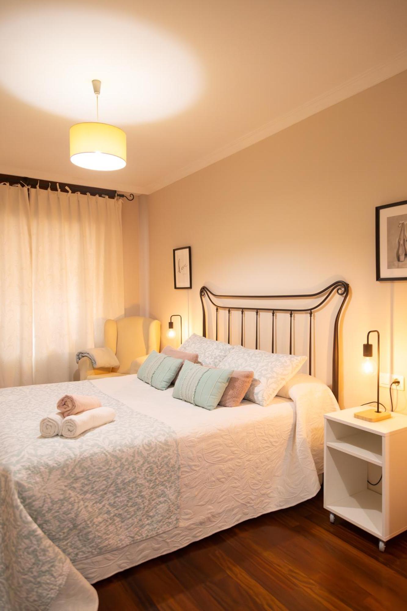 Apartamento Completo, Amplio, Muy Iluminado Y Con Plaza De Garaje Incluida. O Grove Exterior photo