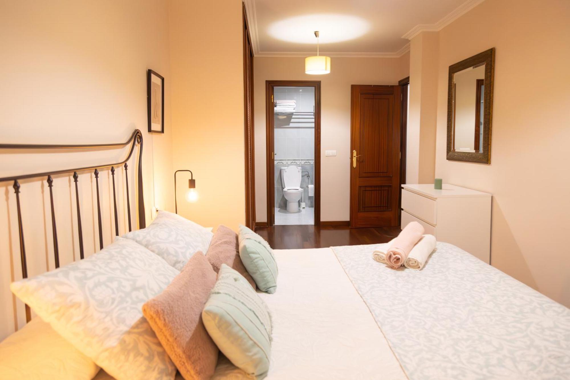 Apartamento Completo, Amplio, Muy Iluminado Y Con Plaza De Garaje Incluida. O Grove Exterior photo