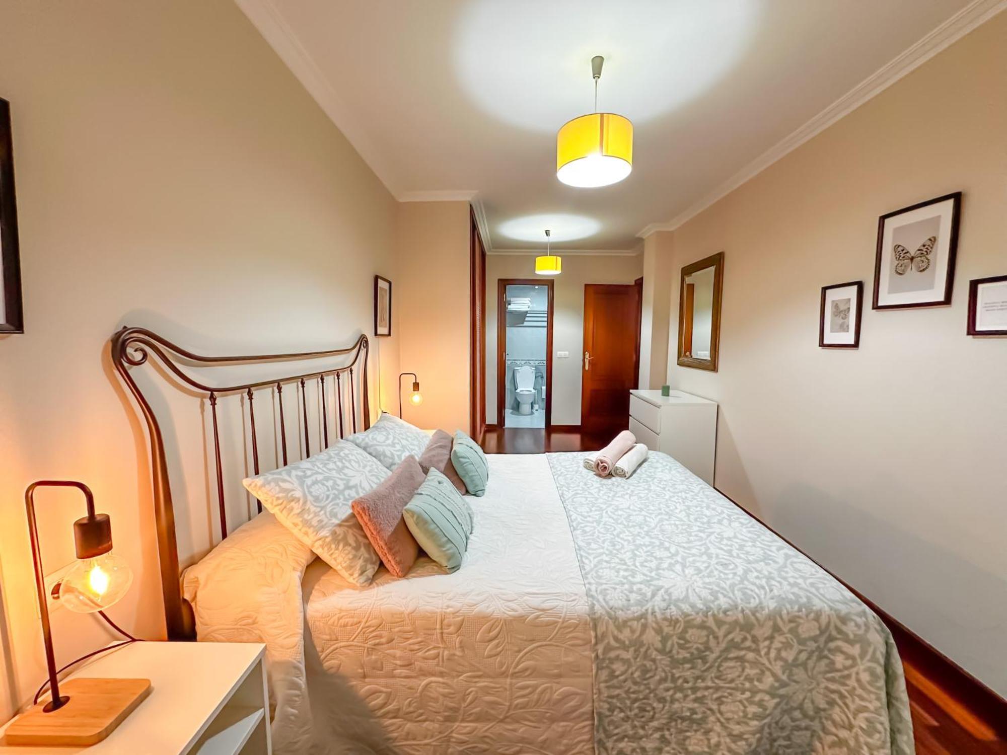 Apartamento Completo, Amplio, Muy Iluminado Y Con Plaza De Garaje Incluida. O Grove Exterior photo